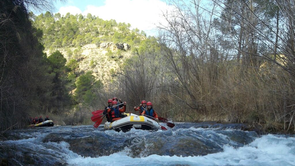 multiaventura valencia con alojamiento