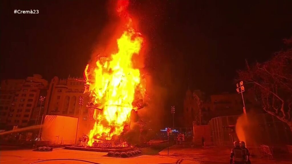 fallas valencia quema