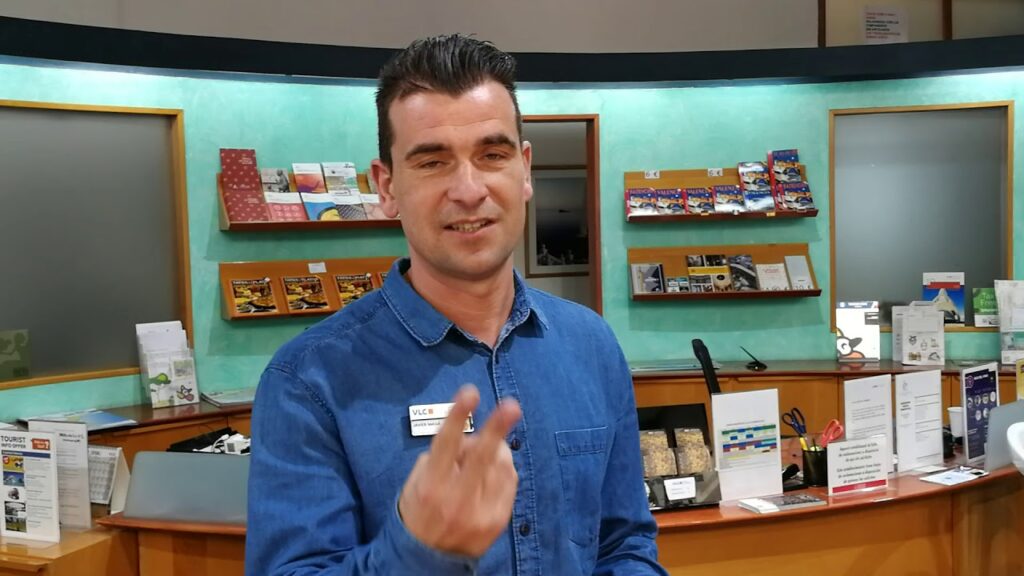oficina turismo valencia horario