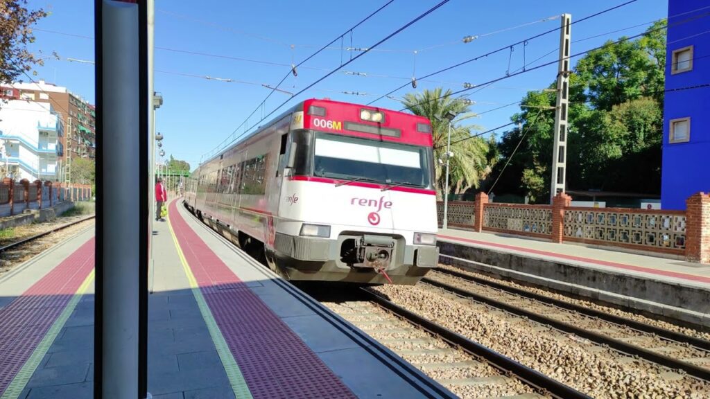 hay metro en alfafar valencia